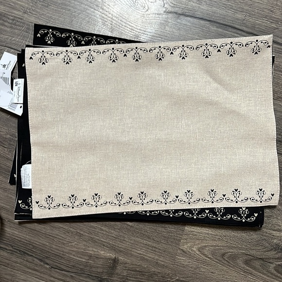 8 Disney Placemats - Picture 3 of 4